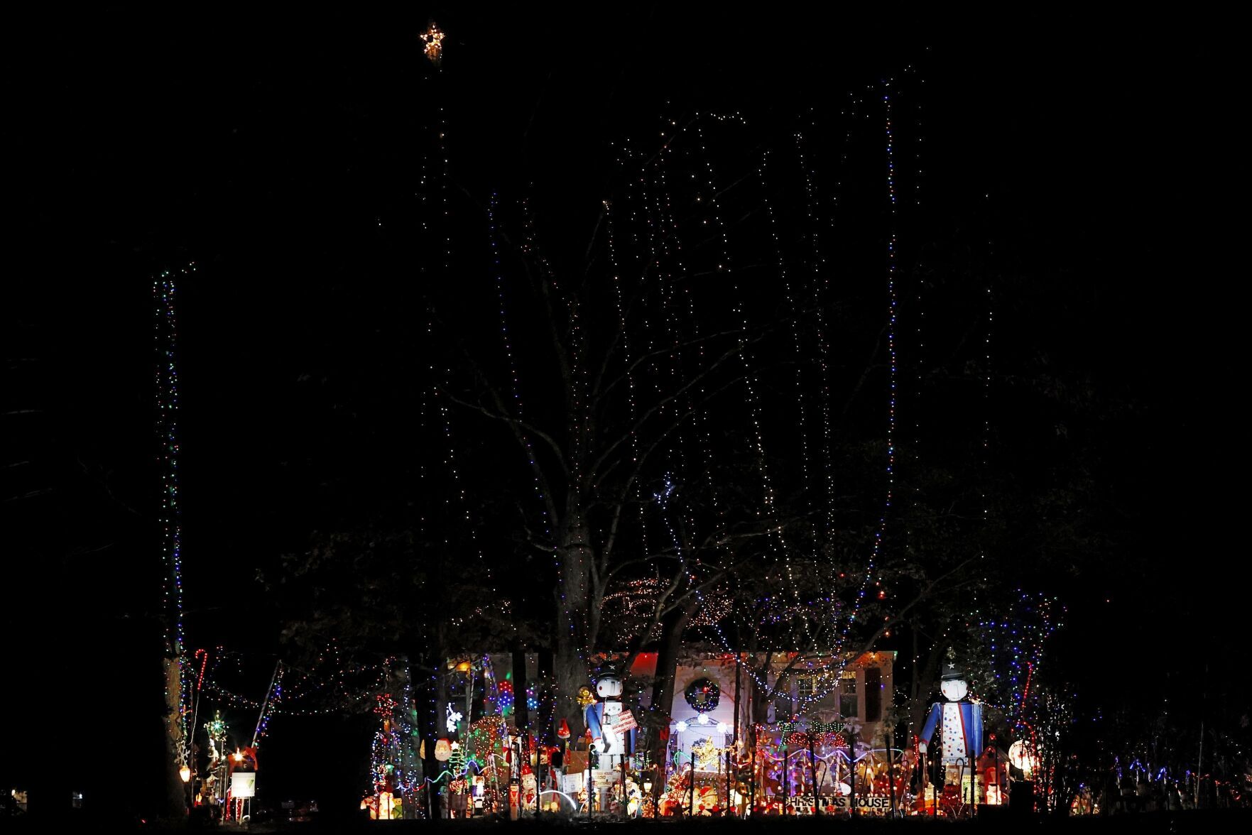 20221124_MET_XMAS_ER_01